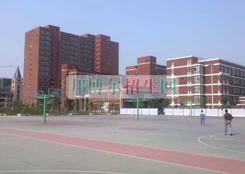 新鄉(xiāng)醫(yī)學院