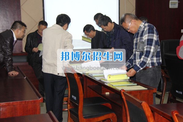四川省德陽市師培機(jī)構(gòu)負(fù)責(zé)人來重慶市江津區(qū)師范進(jìn)修學(xué)?？疾旖處熃逃ぷ? width=