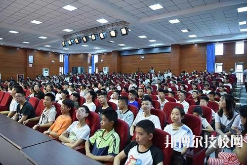 成都溫江區(qū)燎原職業(yè)技術(shù)學(xué)校2020年報(bào)名條件、招生要求、招生對象