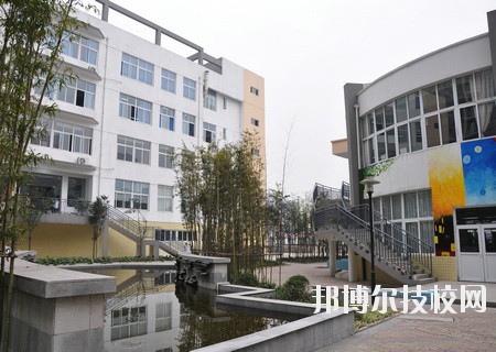 成都汽車職業(yè)技術(shù)學(xué)校2020年報(bào)名條件、招生要求、招生對(duì)象
