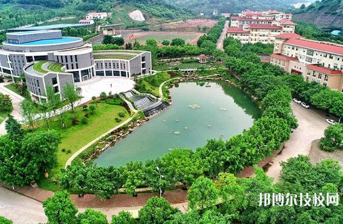 重慶女子職業(yè)高級(jí)中學(xué)2020年報(bào)名條件、招生要求、招生對(duì)象