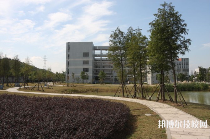 湖州中等衛(wèi)生專業(yè)學校2020年報名條件、招生要求、招生對象