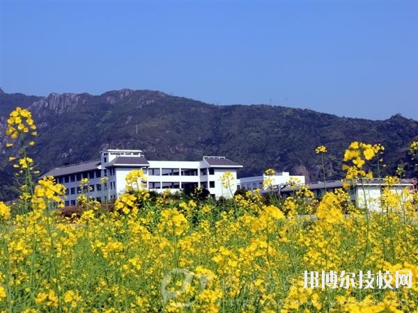 樂清市雁蕩山旅游學(xué)校2020年報名條件、招生要求、招生對象