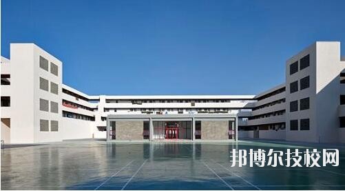 畢節(jié)衛(wèi)生學(xué)校2020年報(bào)名條件、招生要求、招生對(duì)象