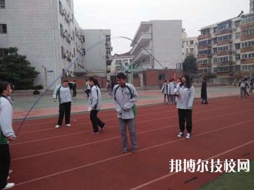西安市商貿(mào)旅游成人中等專(zhuān)業(yè)學(xué)校2020年報(bào)名條件、招生要求、招生對(duì)象
