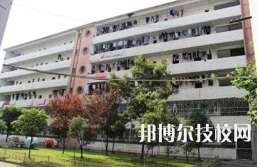 江西輕工業(yè)高級(jí)技工學(xué)校2020年報(bào)名條件、招生要求、招生對(duì)象