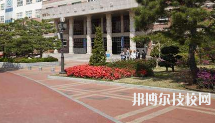 張掖市育才技工學(xué)校2020年報(bào)名條件、招生要求、招生對象