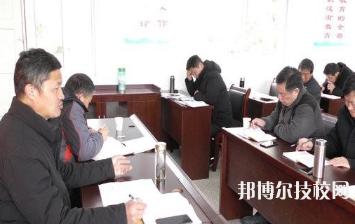 臨安市中等職業(yè)技術學校2020年報名條件、招生要求、招生對象