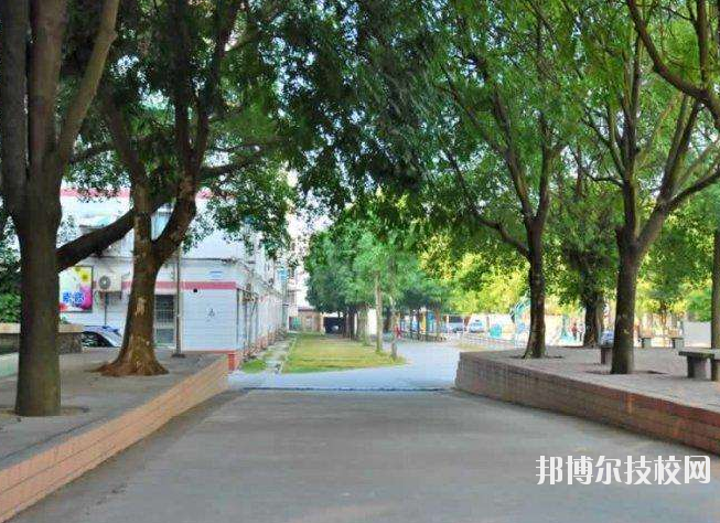 重慶公共交通技工學(xué)校2020年報(bào)名條件、招生要求、招生對(duì)象