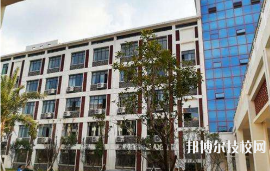 江西井岡山經(jīng)貿(mào)學(xué)校2020年報(bào)名條件、招生要求、招生對(duì)象