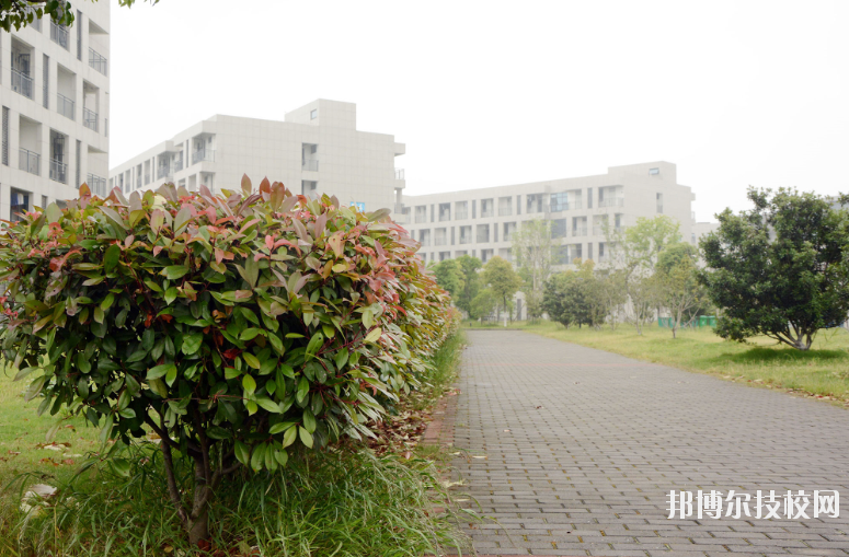 江蘇丹陽中等專業(yè)學校2020年報名條件、招生要求、招生對象