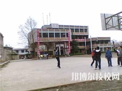 貴州龍里中等職業(yè)學(xué)校2020年報名條件、招生要求、招生對象