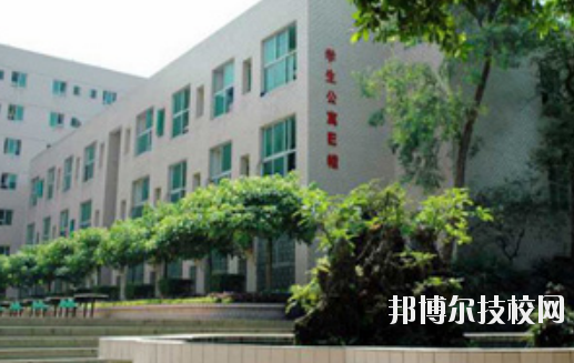 重慶機(jī)械技師學(xué)院2020年報(bào)名條件、招生要求、招生對象