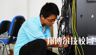 瓜州冶金中等專(zhuān)業(yè)學(xué)校2020年招生辦聯(lián)系電話
