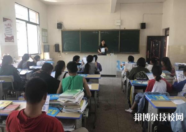 安順機械工業(yè)學(xué)校2020年報名條件、招生要求、招生對象