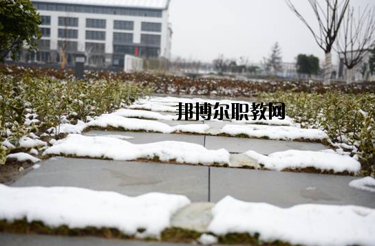 江蘇高港中等專業(yè)學(xué)校2020年報名條件、招生要求、招生對象