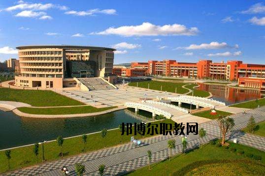 咸寧電子科技學(xué)校2020年報(bào)名條件、招生要求、招生對(duì)象