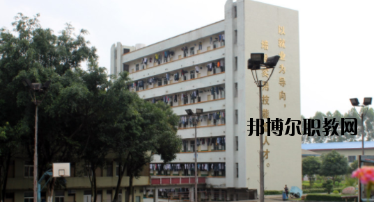 廣西梧州商貿(mào)學校2020年報名條件、招生要求、招生對象 