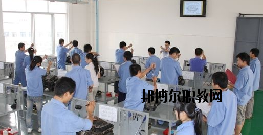 河池交通技工學(xué)校2020年報(bào)名條件、招生要求、招生對象 