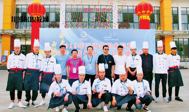 通?？h職業(yè)高級(jí)中學(xué)2020年招生簡(jiǎn)章