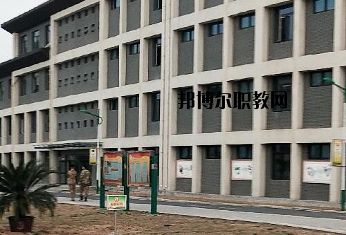 許昌科技學(xué)校2021年招生辦聯(lián)系電話(huà)