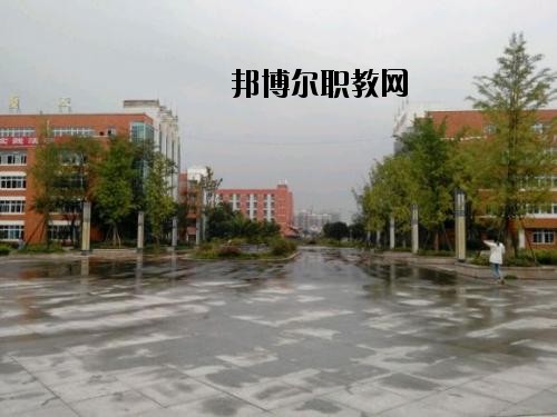 四川江油工業(yè)學(xué)校2020年報(bào)名條件、招生要求、招生對(duì)象