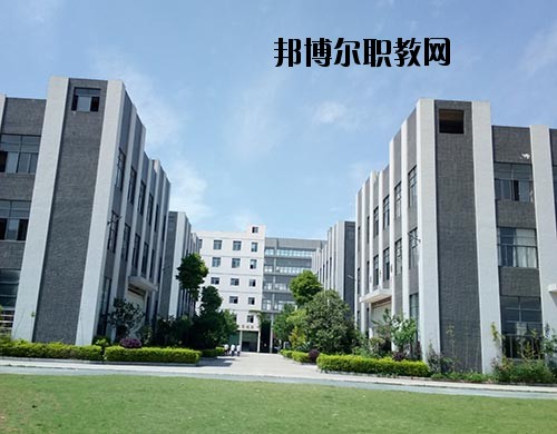 贛州服裝職業(yè)技術(shù)學(xué)校怎么樣、好不好