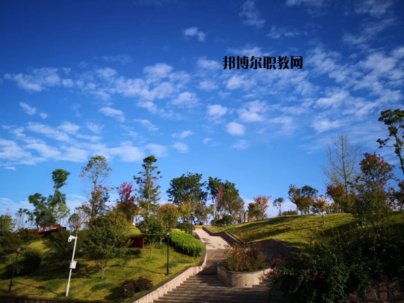 成都市工業(yè)職業(yè)技術學校2020年報名條件、招生要求、招生對象