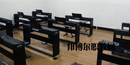 酒泉農(nóng)墾技工學(xué)校2020年報(bào)名條件、招生要求、招生對(duì)象
