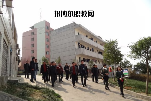 古藺縣大村職業(yè)中學校2020年報名條件、招生要求、招生對象