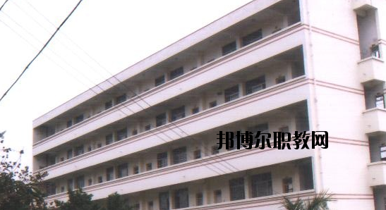 南寧電子工程學(xué)校2020年報名條件、招生要求、招生對象 