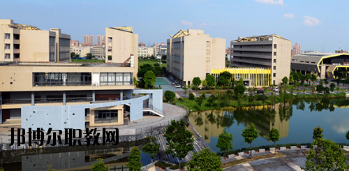 東莞理工學(xué)校2020年報名條件、招生要求、招生對象