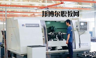 河南信陽(yáng)航空服務(wù)學(xué)校2021年報(bào)名條件、招生要求、招生對(duì)象