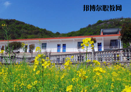 景德鎮(zhèn)傳統(tǒng)文化職業(yè)學校2020年報名條件、招生要求、招生對象