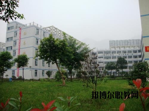 四川筠連職業(yè)技術(shù)學(xué)校2020年報名條件、招生要求、招生對象