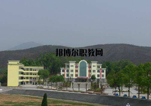 萍鄉(xiāng)武功山中等專業(yè)學校2020年報名條件、招生要求、招生對象