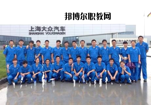 萍鄉(xiāng)工業(yè)中等專業(yè)學(xué)校2020年報(bào)名條件、招生要求、招生對(duì)象