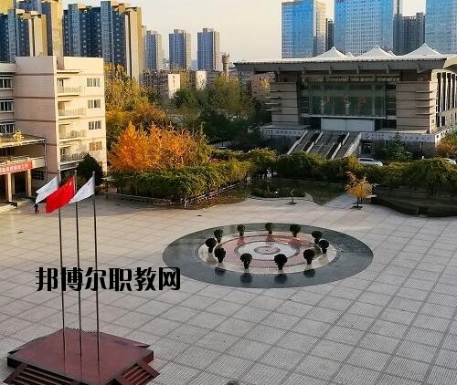 鄭州商貿(mào)管理學(xué)校2021年報名條件、招生對象