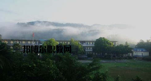 東興中等職業(yè)技術(shù)學(xué)校2020年報(bào)名條件、招生要求、招生對(duì)象 