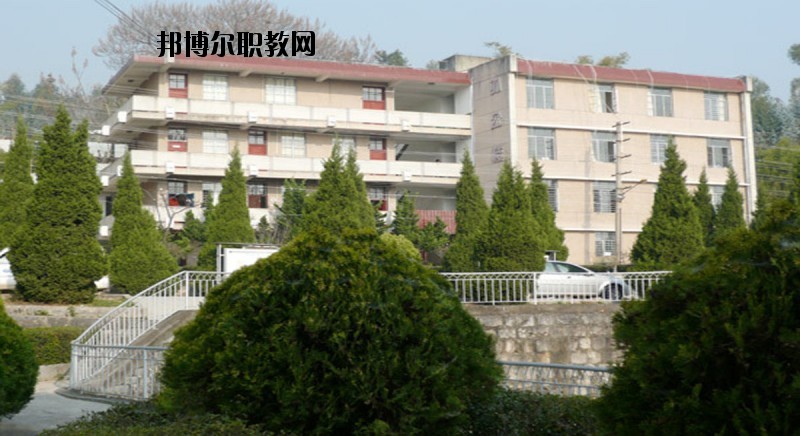保山隆陽區(qū)職業(yè)技術(shù)學(xué)校2020年報(bào)名條件、招生要求、招生對(duì)象