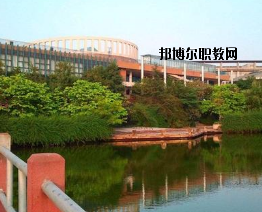 宜昌體育運(yùn)動學(xué)校2020年報名條件、招生要求、招生對象