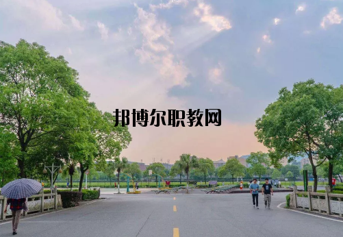 新余新興產(chǎn)業(yè)工程學(xué)校怎么樣、好不好