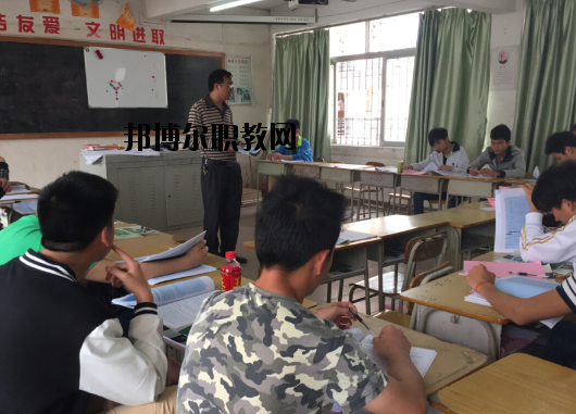 肇慶交通技工學(xué)校2020年報(bào)名條件、招生要求、招生對象