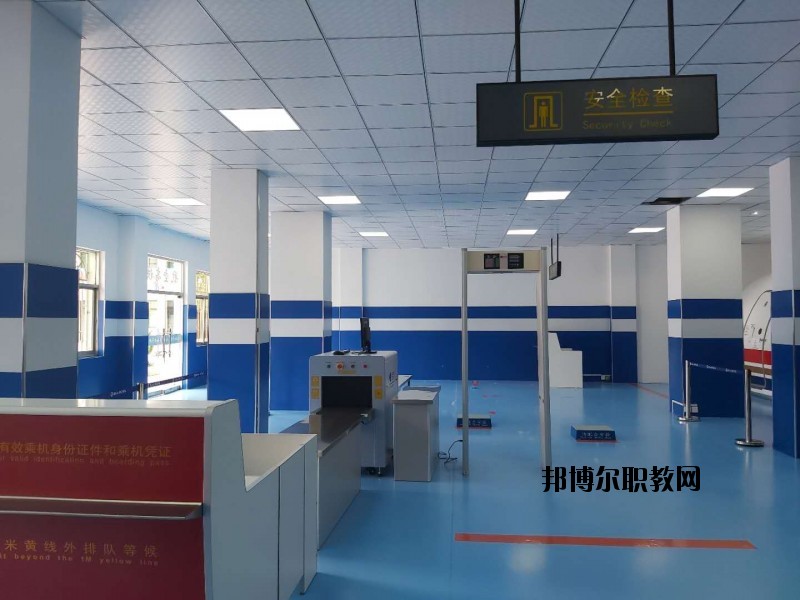淮南女子職業(yè)學校2020年報名條件、招生要求、招生對象