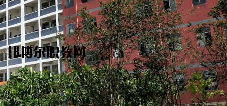 玉林華港中等職業(yè)技術學校怎么樣、好不好