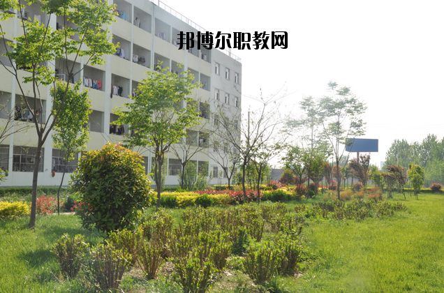 周口幼兒師范學(xué)校2021年招生辦聯(lián)系電話(huà)