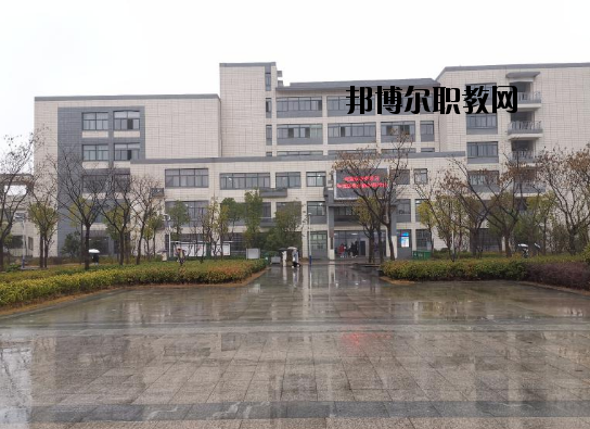 合肥工業(yè)學(xué)校2020年報名條件、招生要求、招生對象