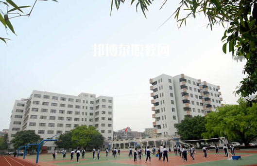 廣州醫(yī)藥職業(yè)學(xué)校2020年報(bào)名條件、招生要求、招生對(duì)象