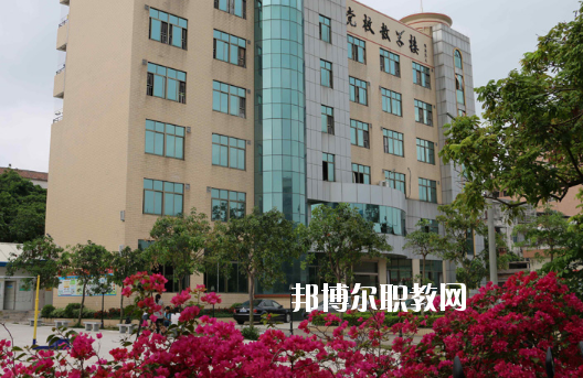 湛江海濱職業(yè)技術(shù)學(xué)校2020年報名條件、招生要求、招生對象