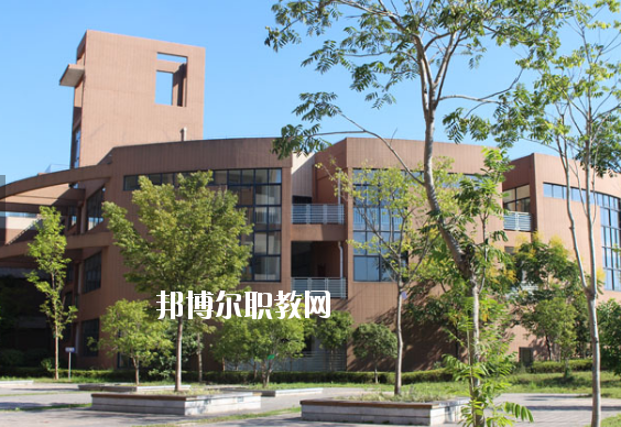 黃山東華技工學(xué)校2020年報(bào)名條件、招生要求、招生對(duì)象
